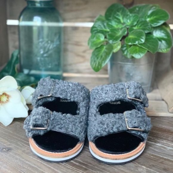 Jane and the Shoe - Kiki Slide - Picture 2 of 3